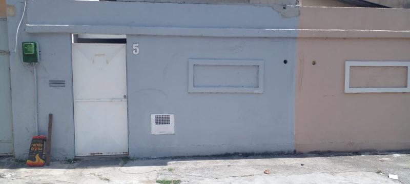 Alugo casa independente em Bangu Rua Arindo da Silva Alves número 5